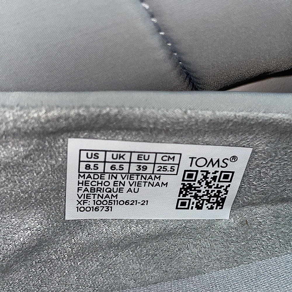 Toms - Picture 7 of 9